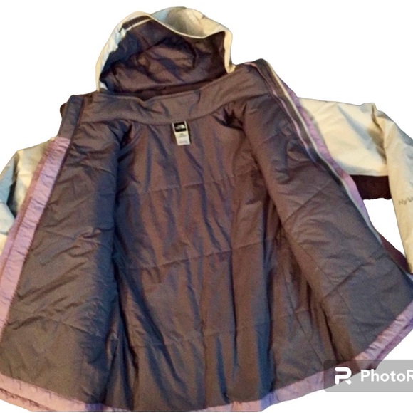 The North Face Women’s Medium Hyvent Winter Coat with Light coat - Picture 5 of 8